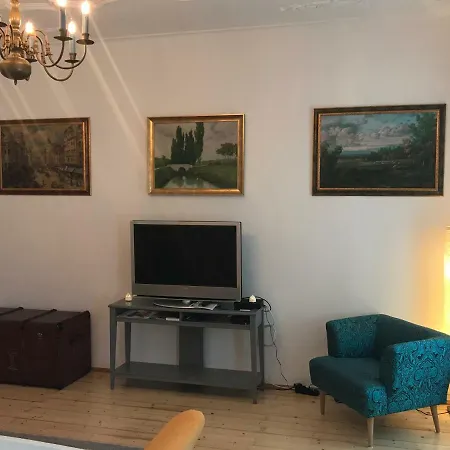 Lovely Flat In A Lovely شقة ستير